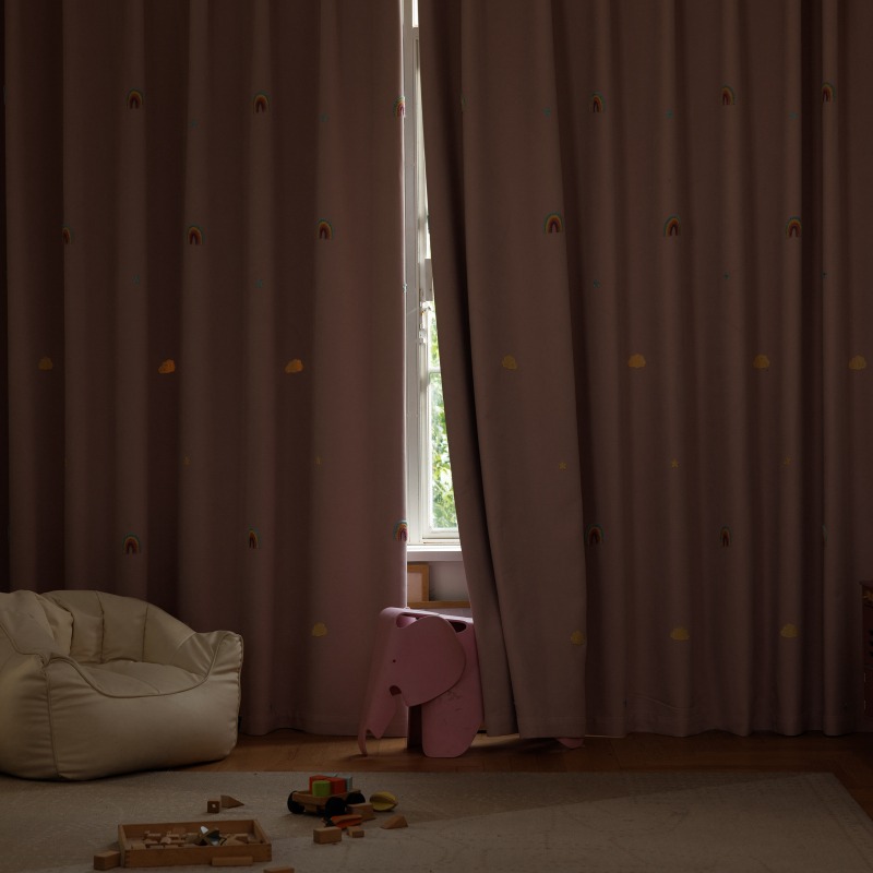 Colorful Rainbow Chenille Chil - Blackout Curtain Nursery recension och pris