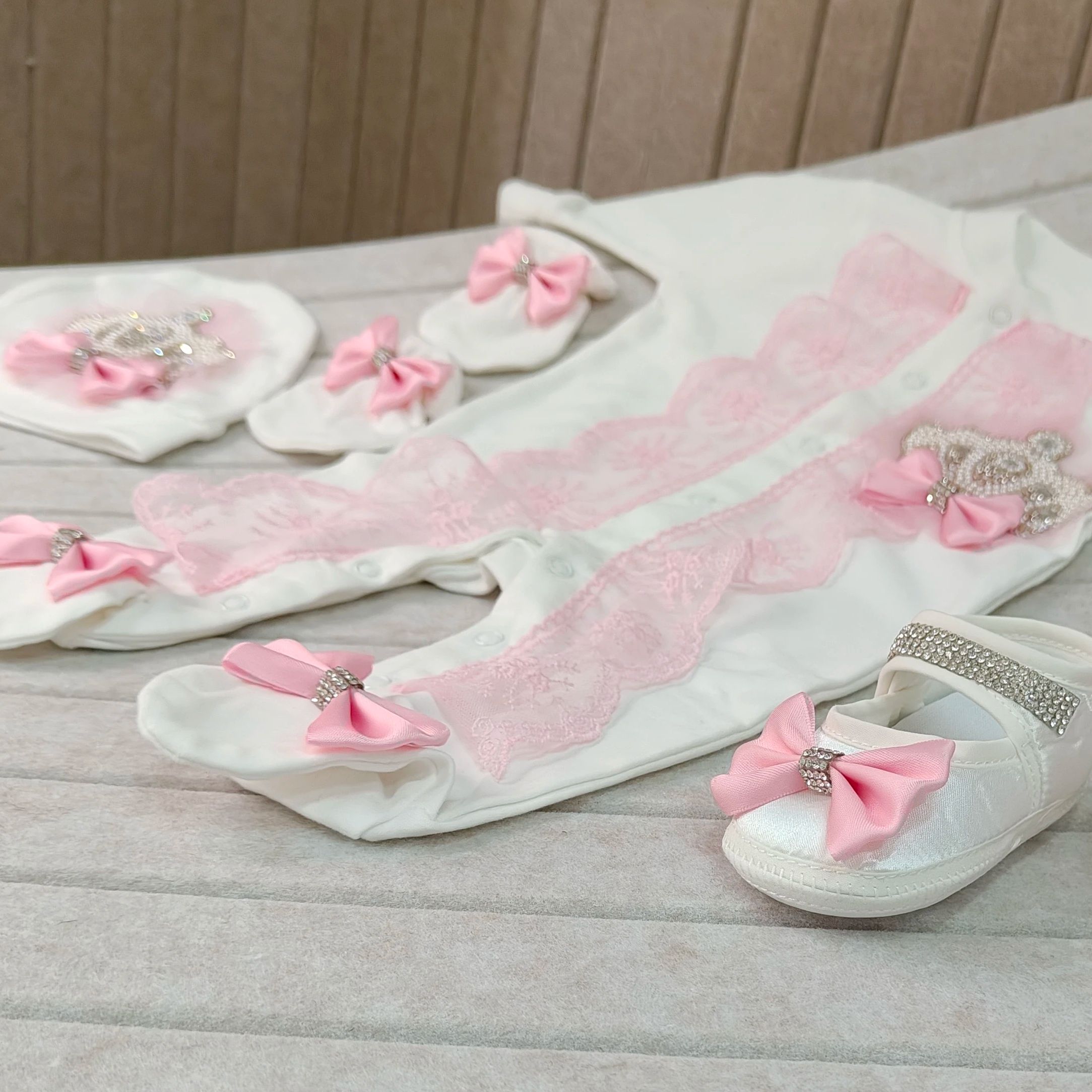 Welcome Home Baby Romper Mitte - Baby Nursery Outfits recension och pris