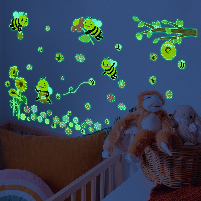 Green Luminous Bee Flower Wall - Baby Nursery Green recension och pris